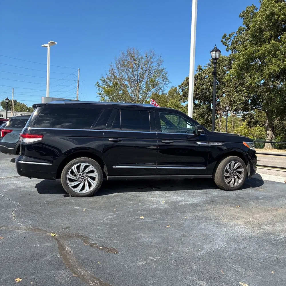 2023 Lincoln Navigator L Reserve