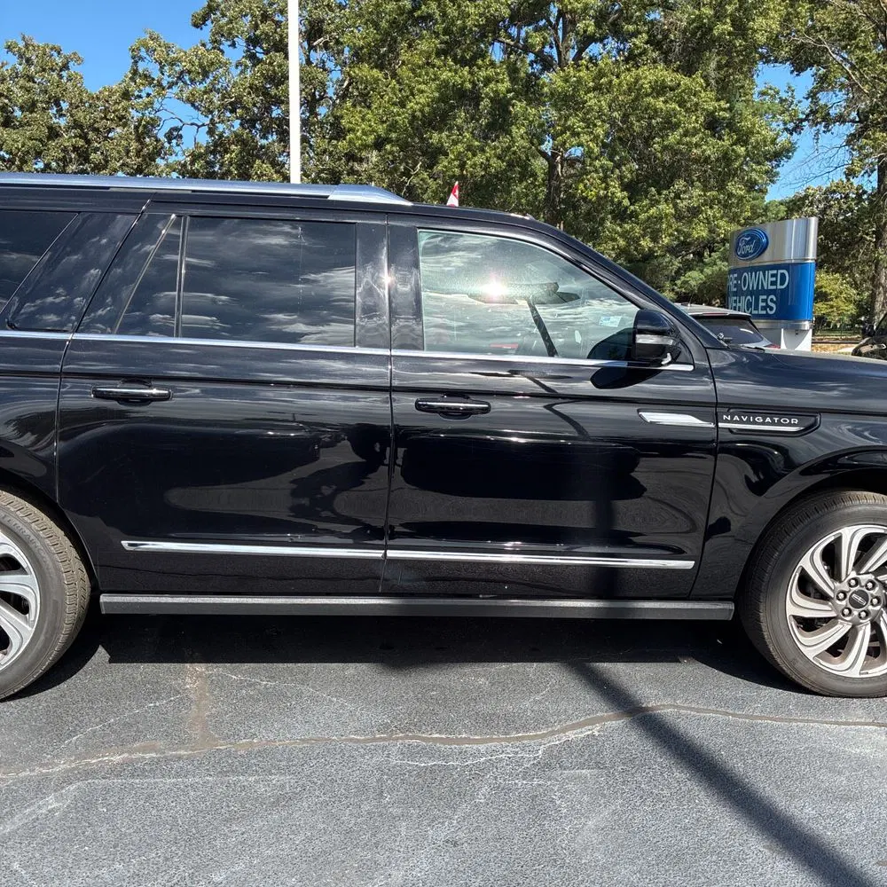 2023 Lincoln Navigator L Reserve