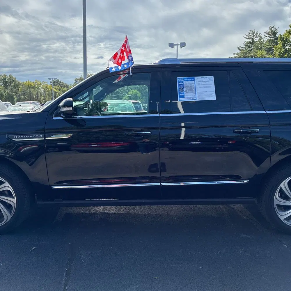 2023 Lincoln Navigator L Reserve