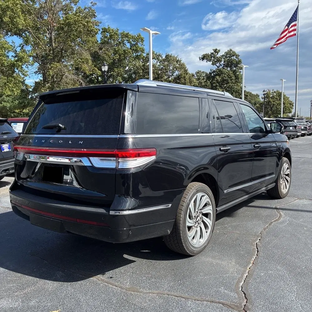 2023 Lincoln Navigator L Reserve