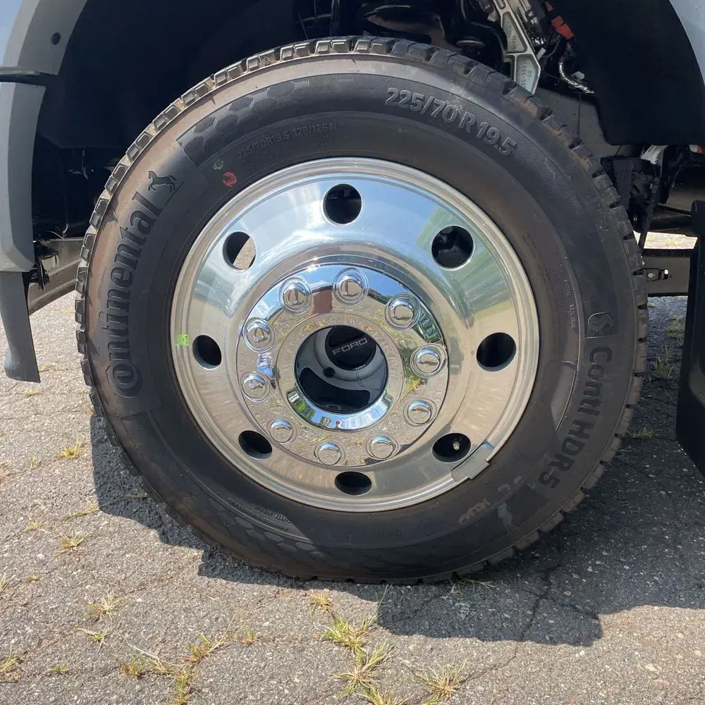 2025 Ford F-450 Super Duty Platinum