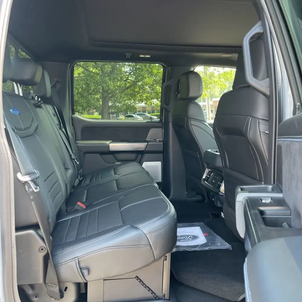 2025 Ford F-450 Super Duty Platinum