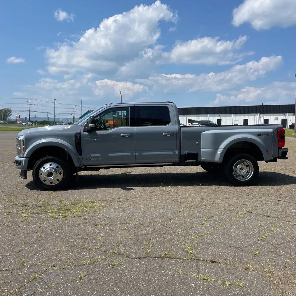 2025 Ford F-450 Super Duty Platinum