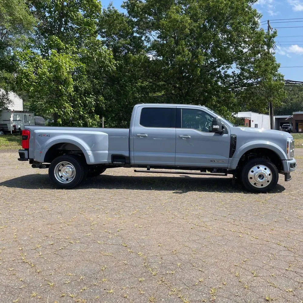 2025 Ford F-450 Super Duty Platinum