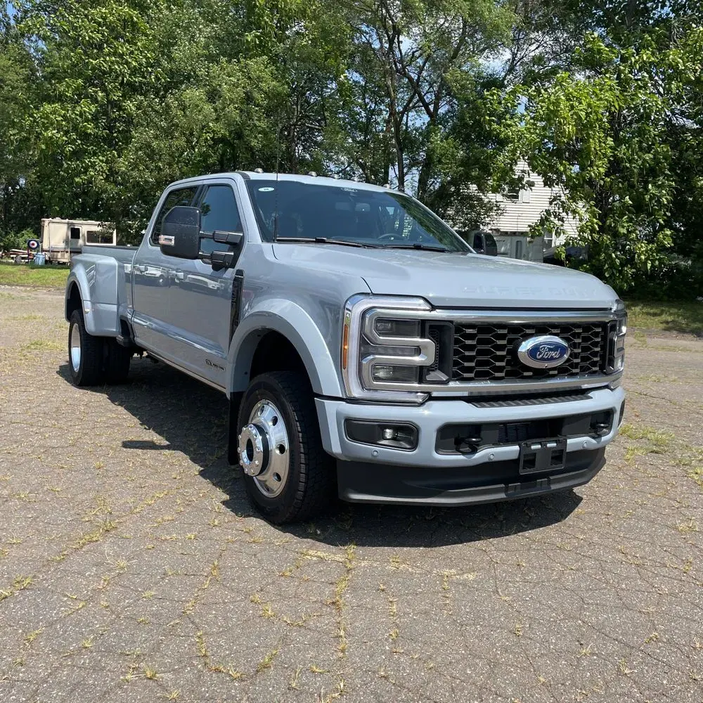 2025 Ford F-450 Super Duty Platinum