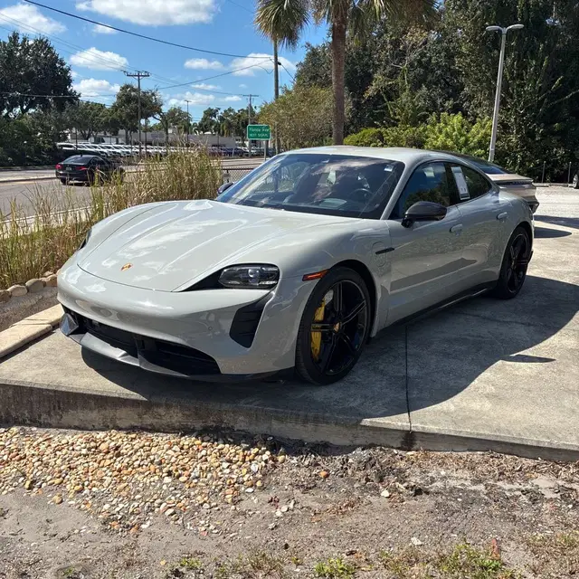 2021 Porsche Taycan Turbo S