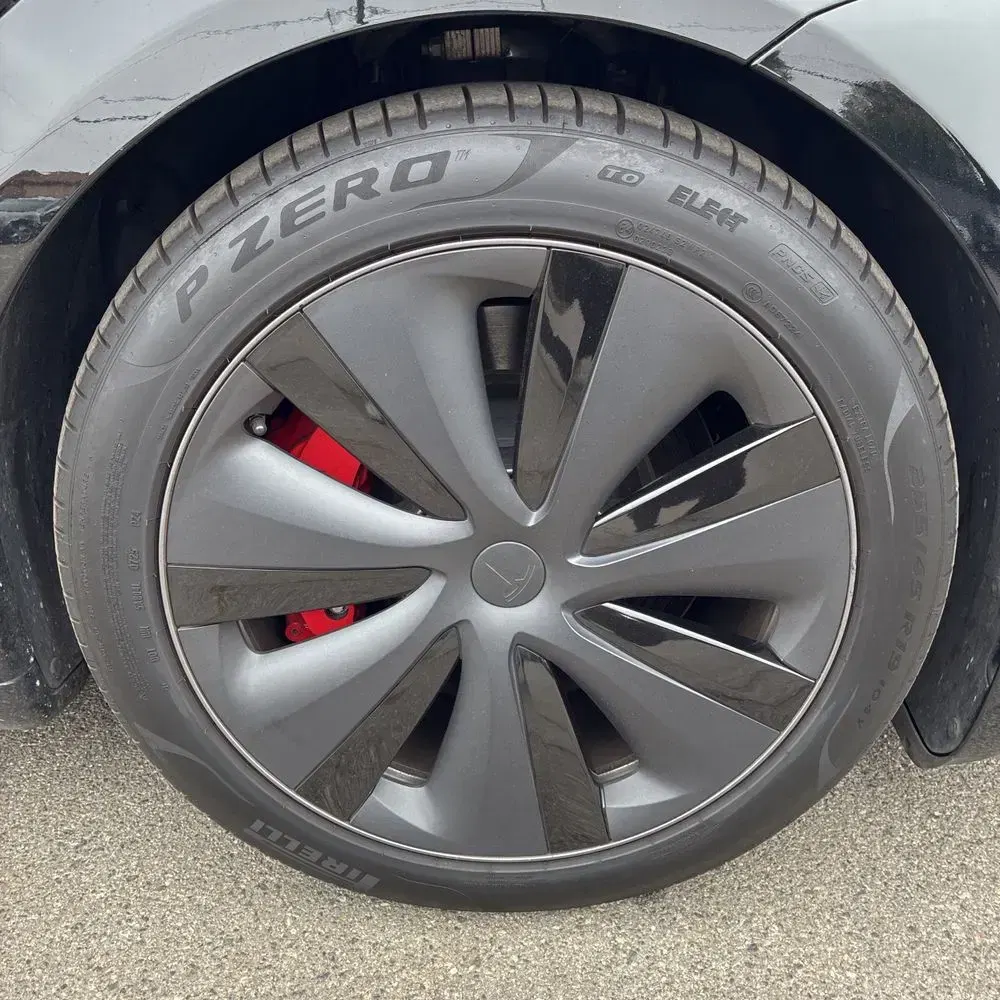 2023 Tesla Model S Plaid