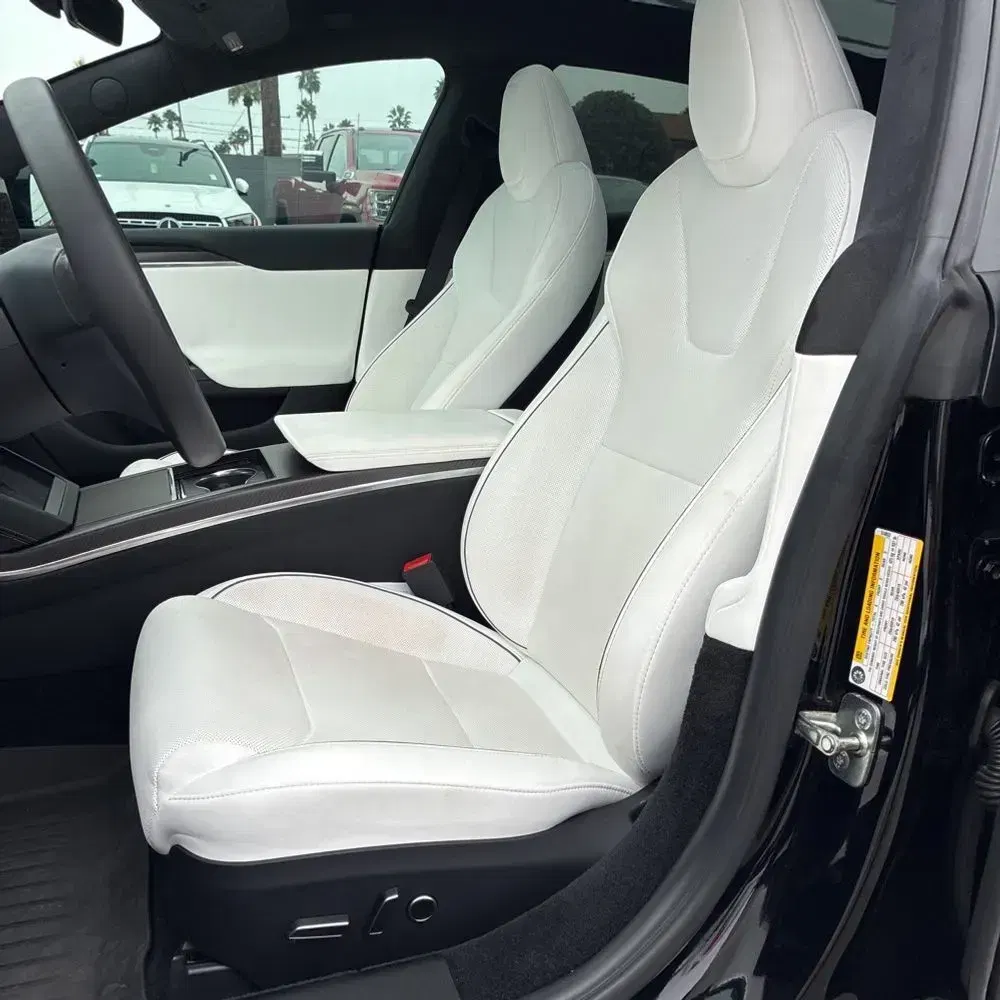2023 Tesla Model S Plaid