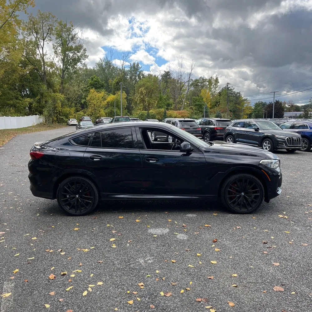 2022 BMW X6 M50i