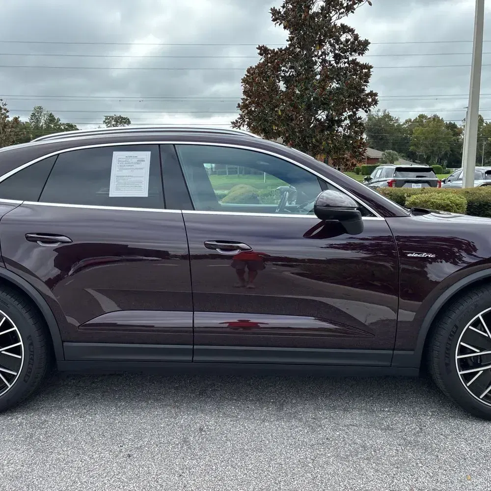 2024 Porsche Macan EV 4