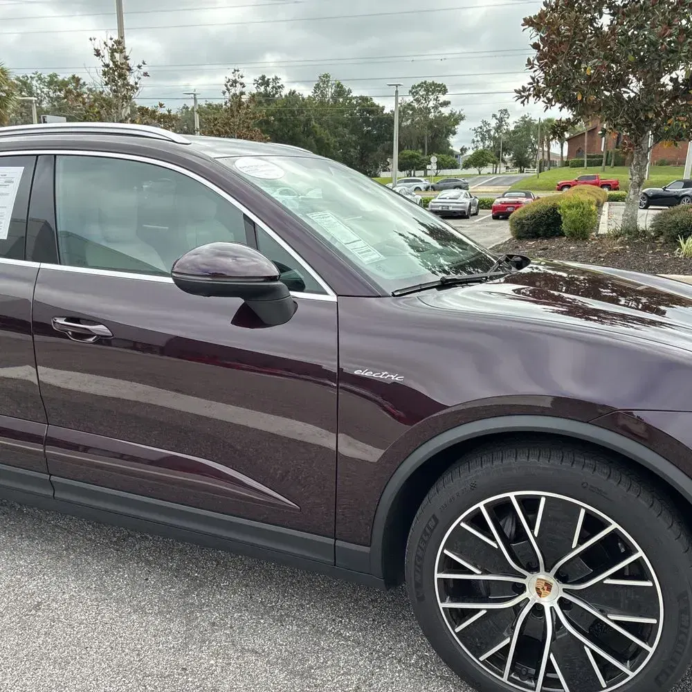2024 Porsche Macan EV 4