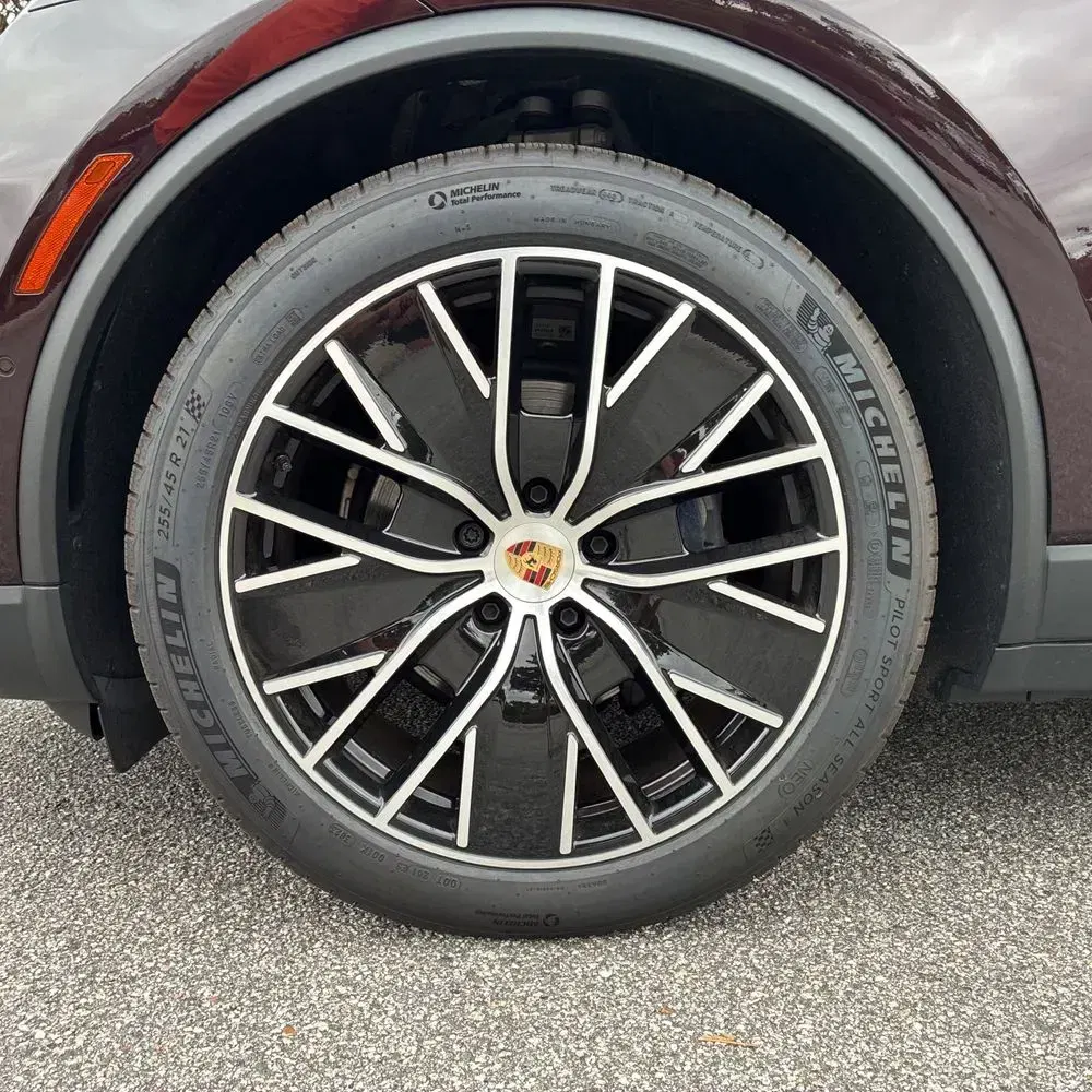 2024 Porsche Macan EV 4