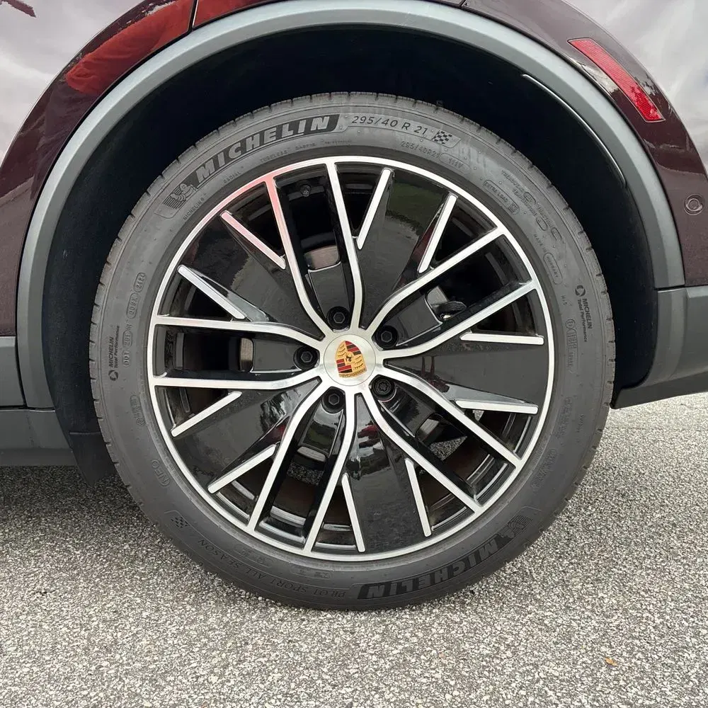2024 Porsche Macan EV 4