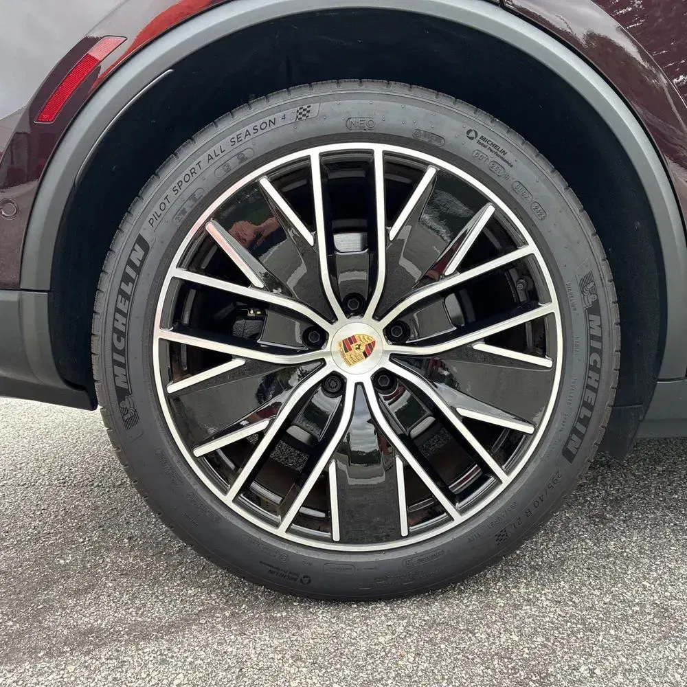 2024 Porsche Macan EV 4