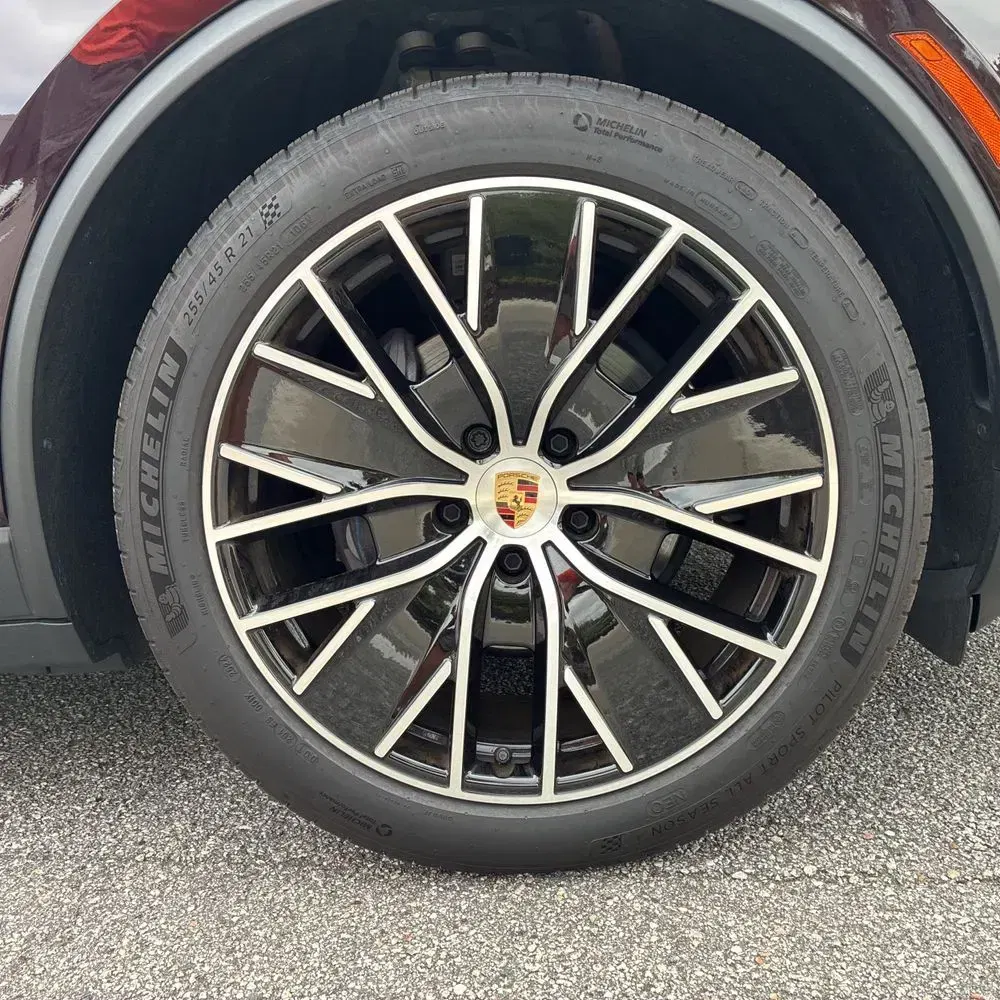 2024 Porsche Macan EV 4