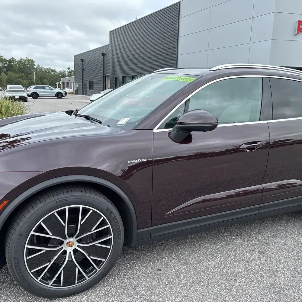 2024 Porsche Macan EV 4