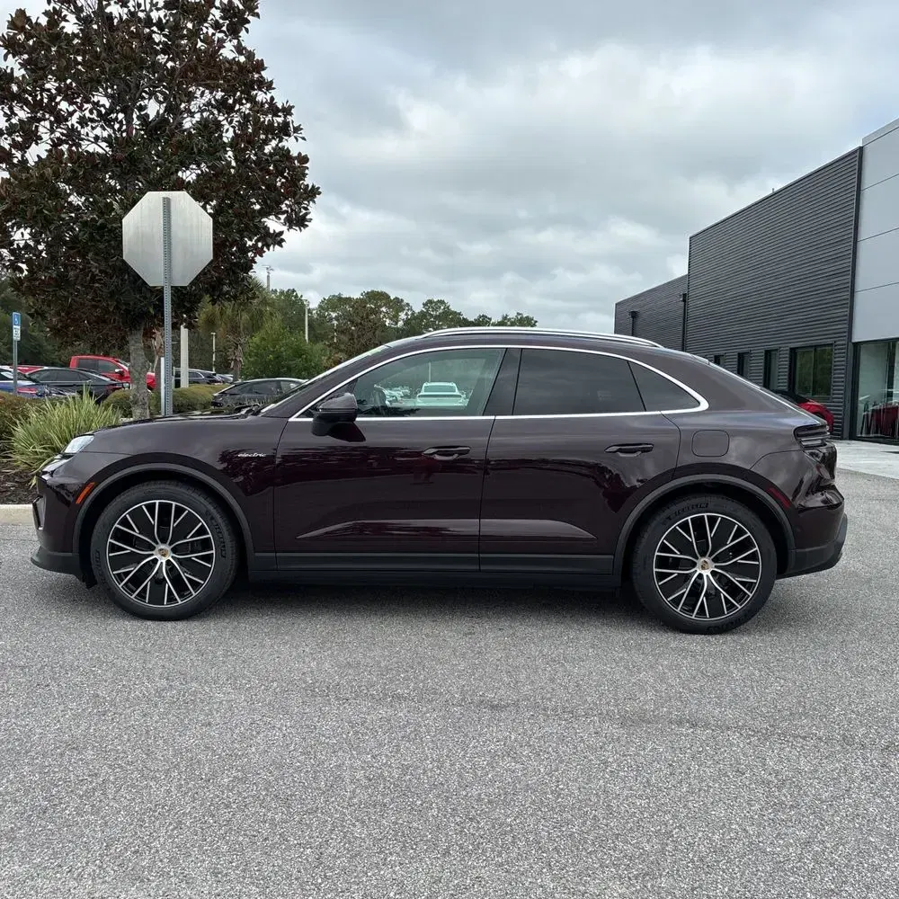 2024 Porsche Macan EV 4