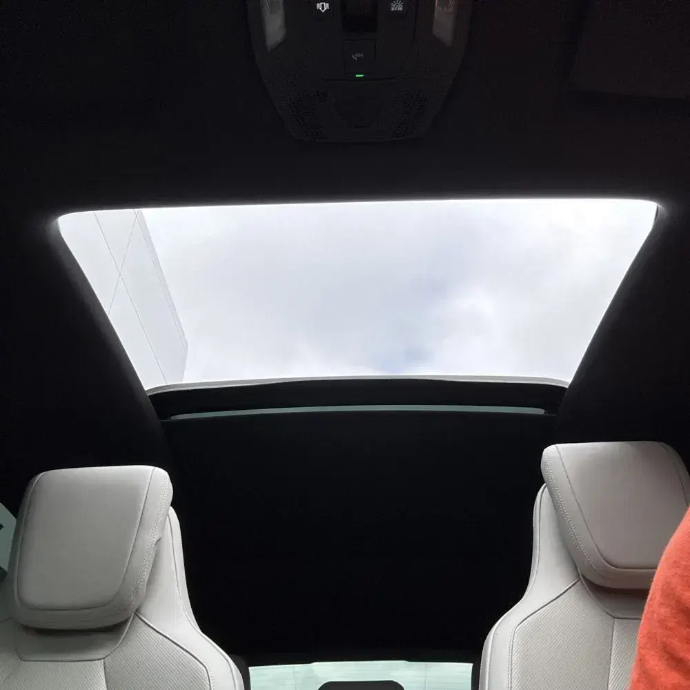 2024 Porsche Macan EV 4