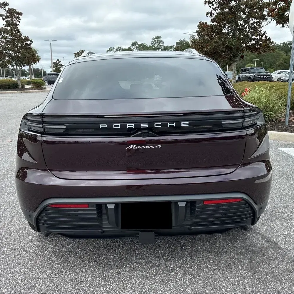 2024 Porsche Macan EV 4