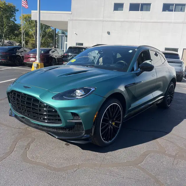 2023 Aston Martin DBX 707