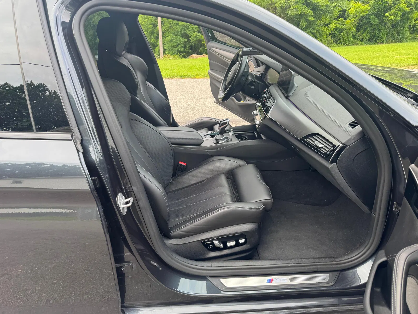 2020 BMW M5 - 600-hp Twin-Turbo V8, Singapore Gray Metallic, AWD, Unmodified
