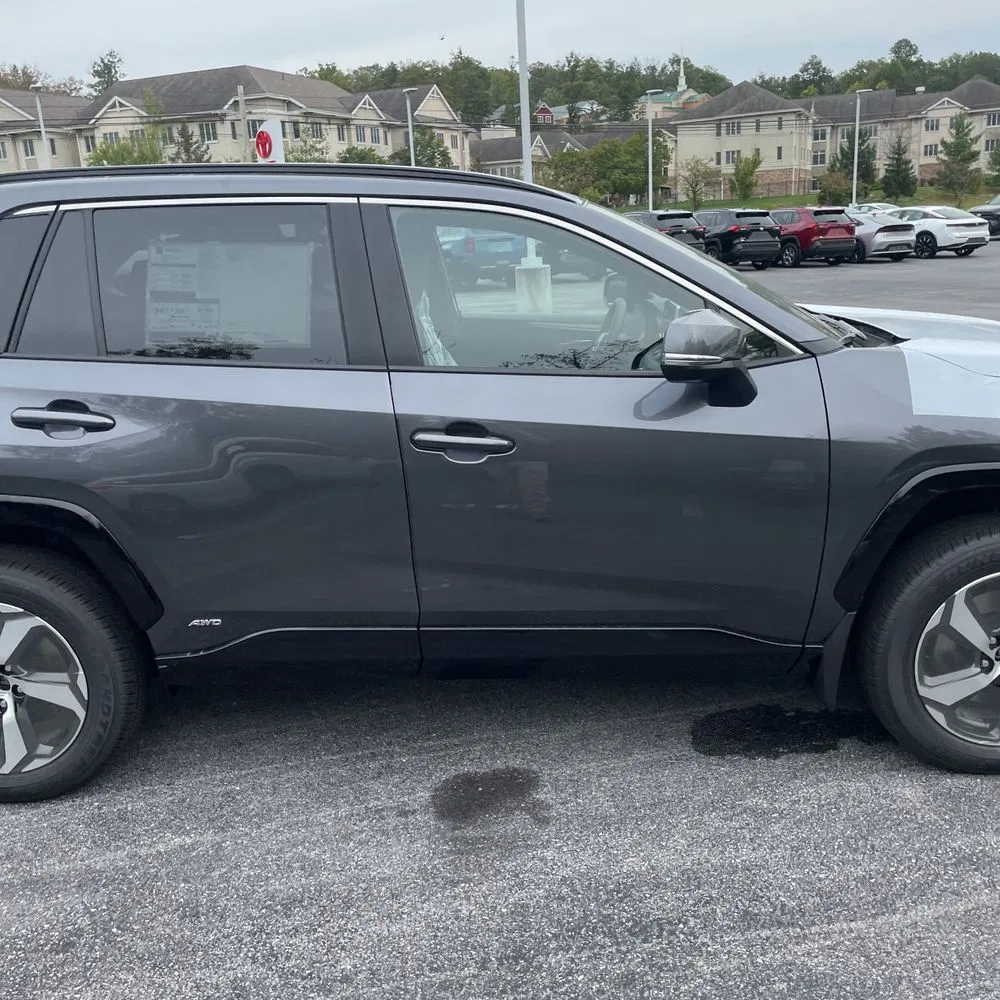 2025 Toyota RAV4 Plug-in Hybrid SE