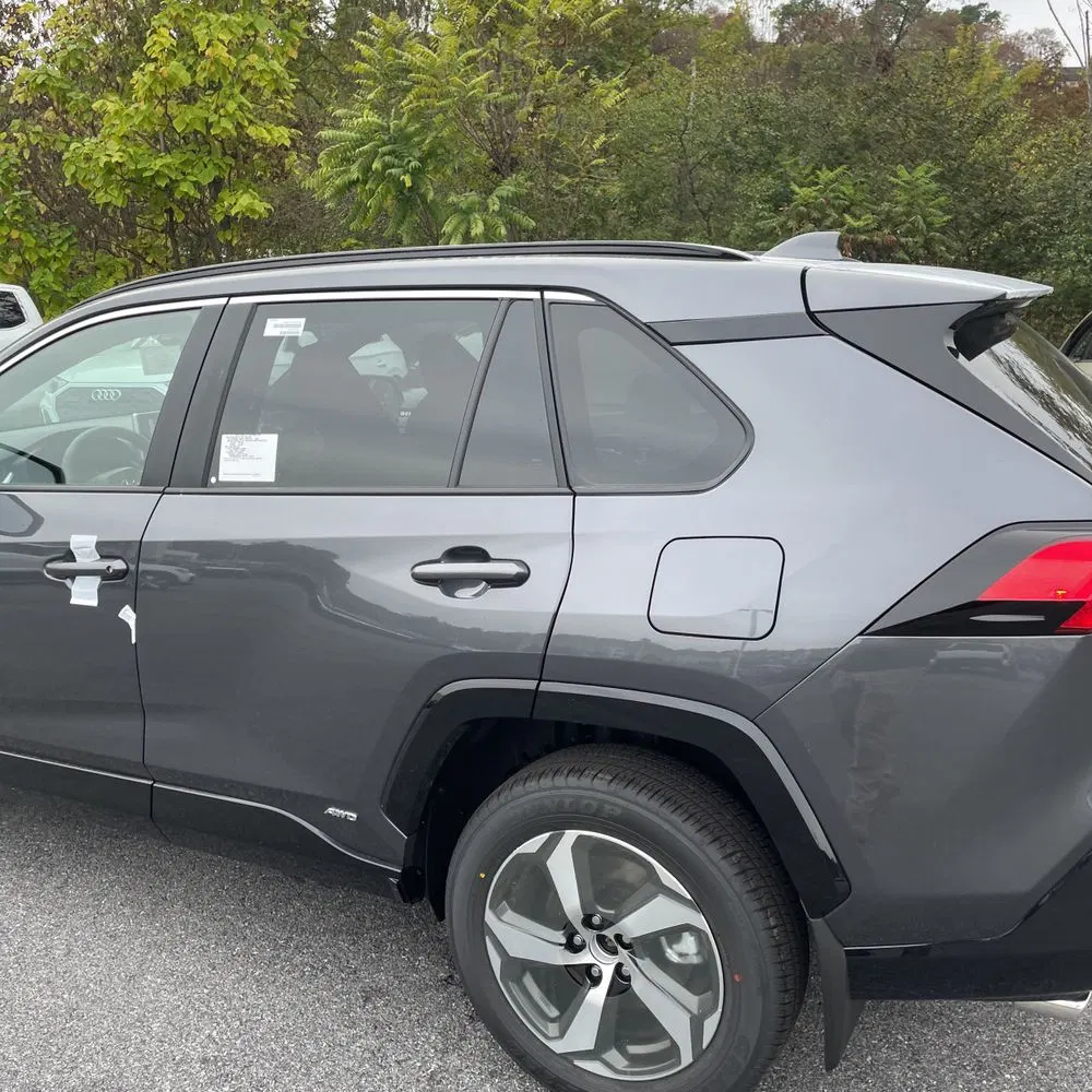 2025 Toyota RAV4 Plug-in Hybrid SE