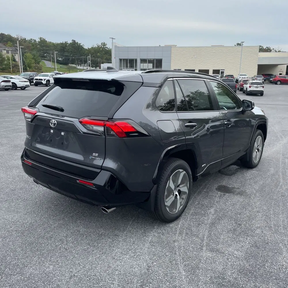 2025 Toyota RAV4 Plug-in Hybrid SE