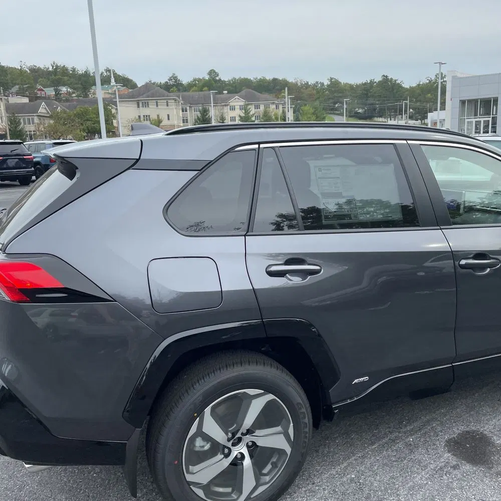 2025 Toyota RAV4 Plug-in Hybrid SE