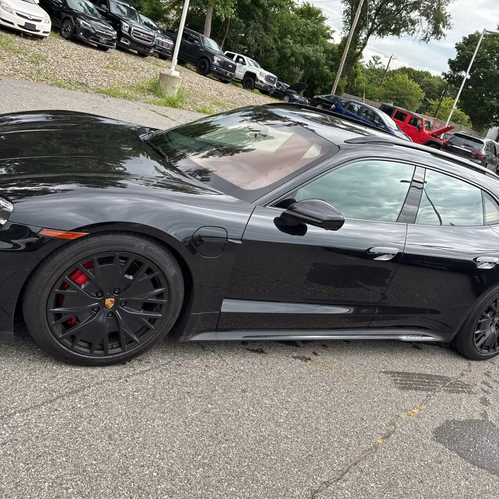 2022 Porsche Taycan GTS Sport Turismo