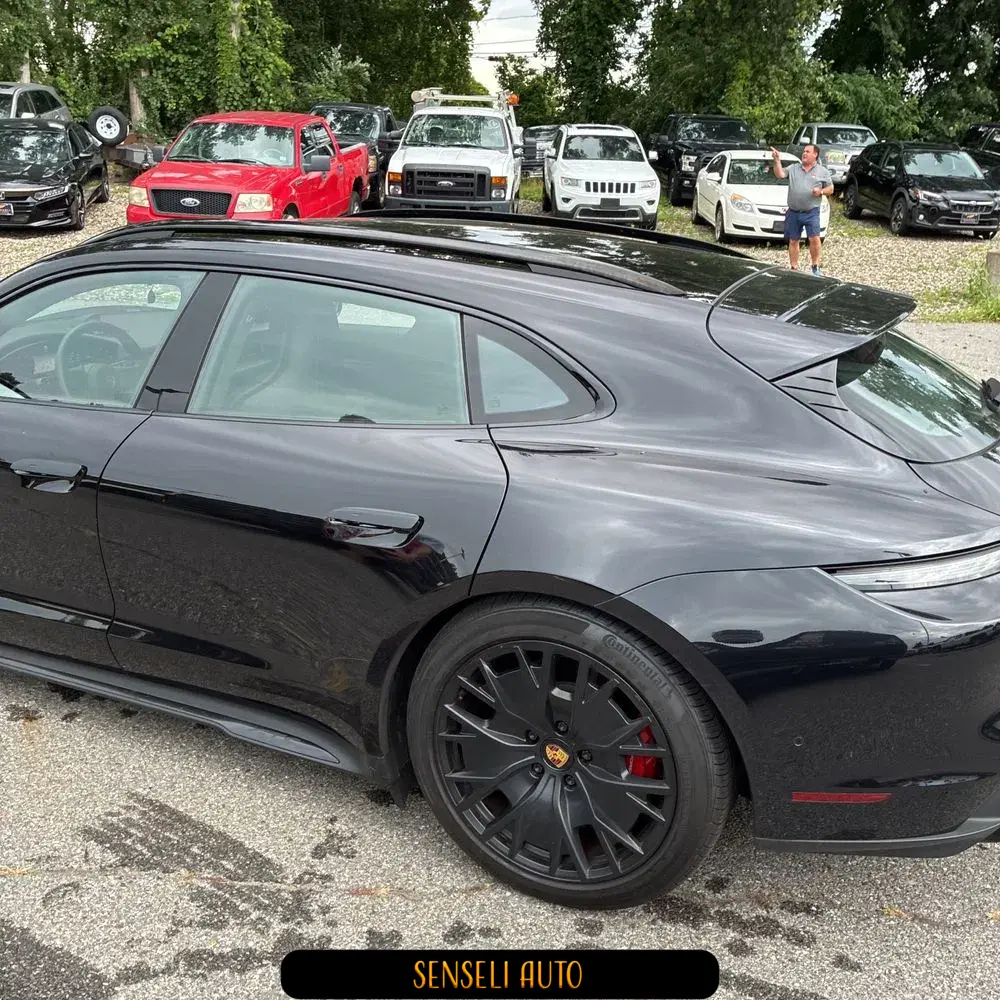 2022 Porsche Taycan GTS Sport Turismo