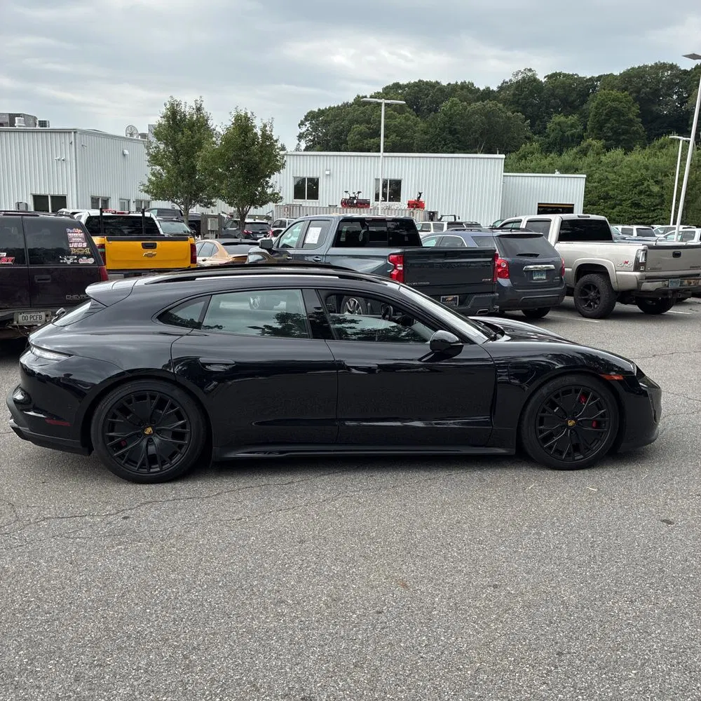 2022 Porsche Taycan GTS Sport Turismo
