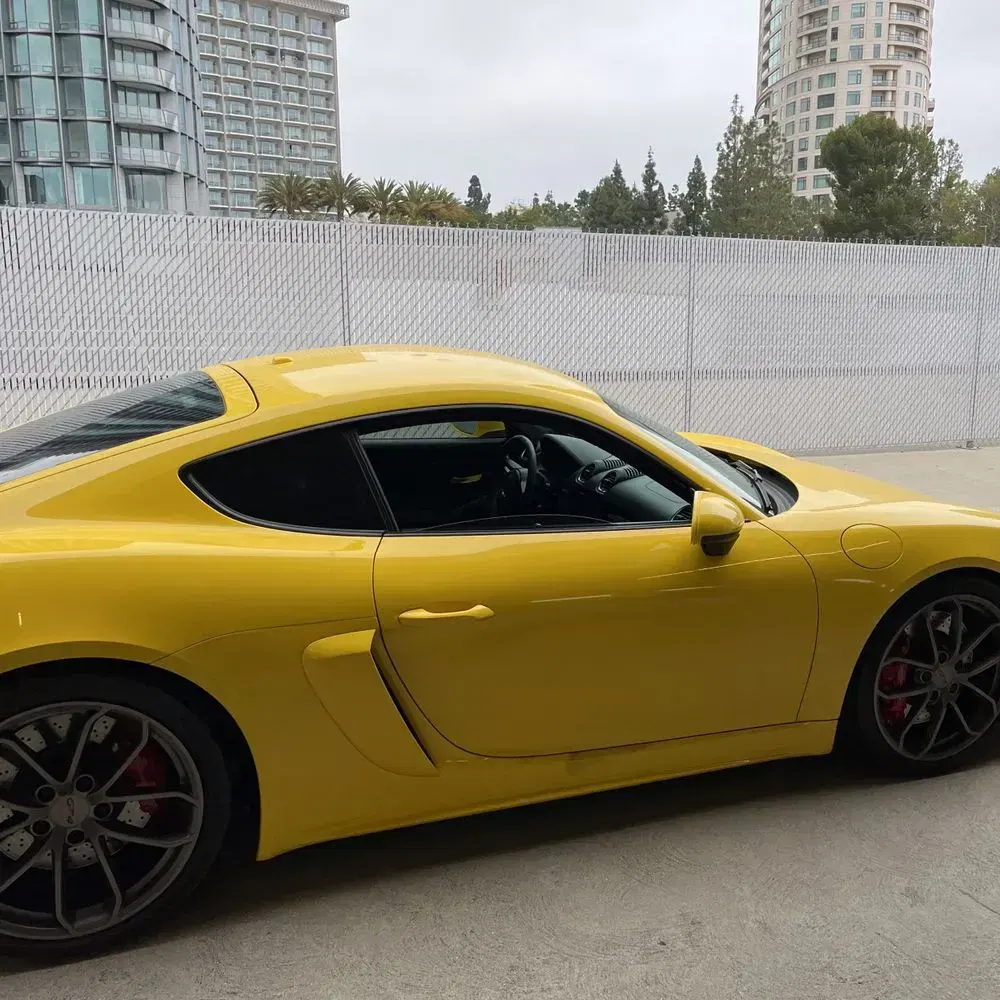 2021 Porsche 718 Cayman GT4