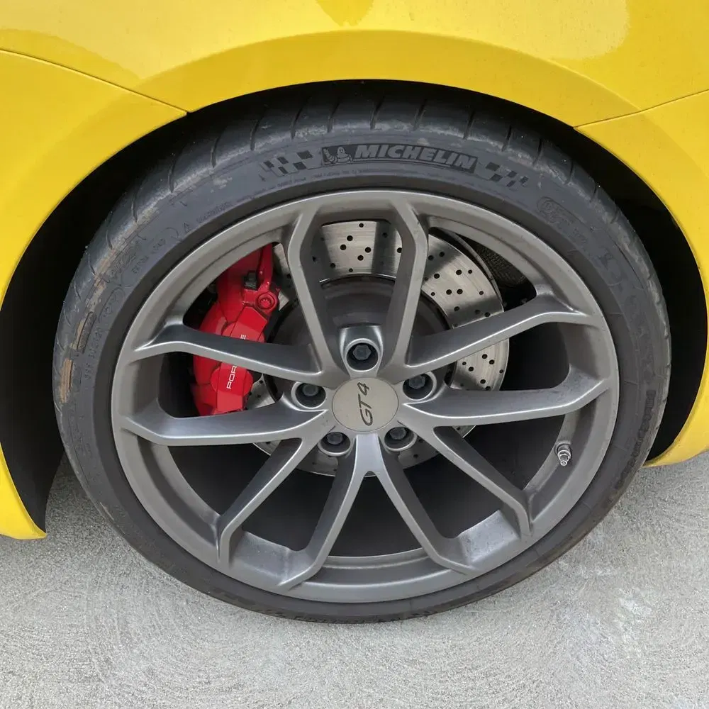 2021 Porsche 718 Cayman GT4