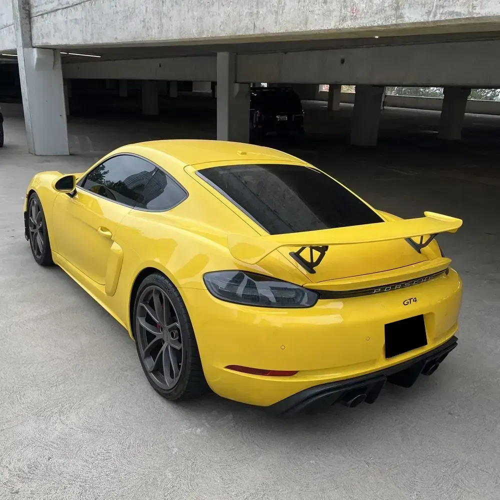 2021 Porsche 718 Cayman GT4