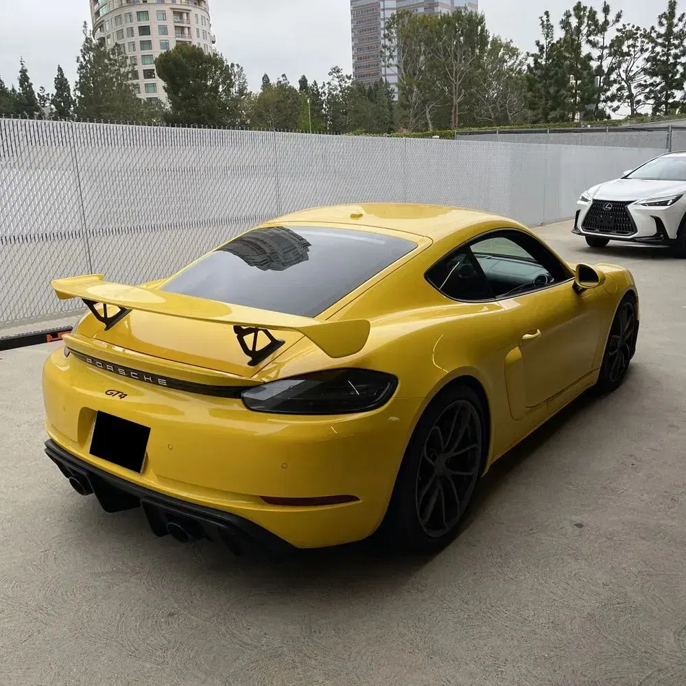 2021 Porsche 718 Cayman GT4
