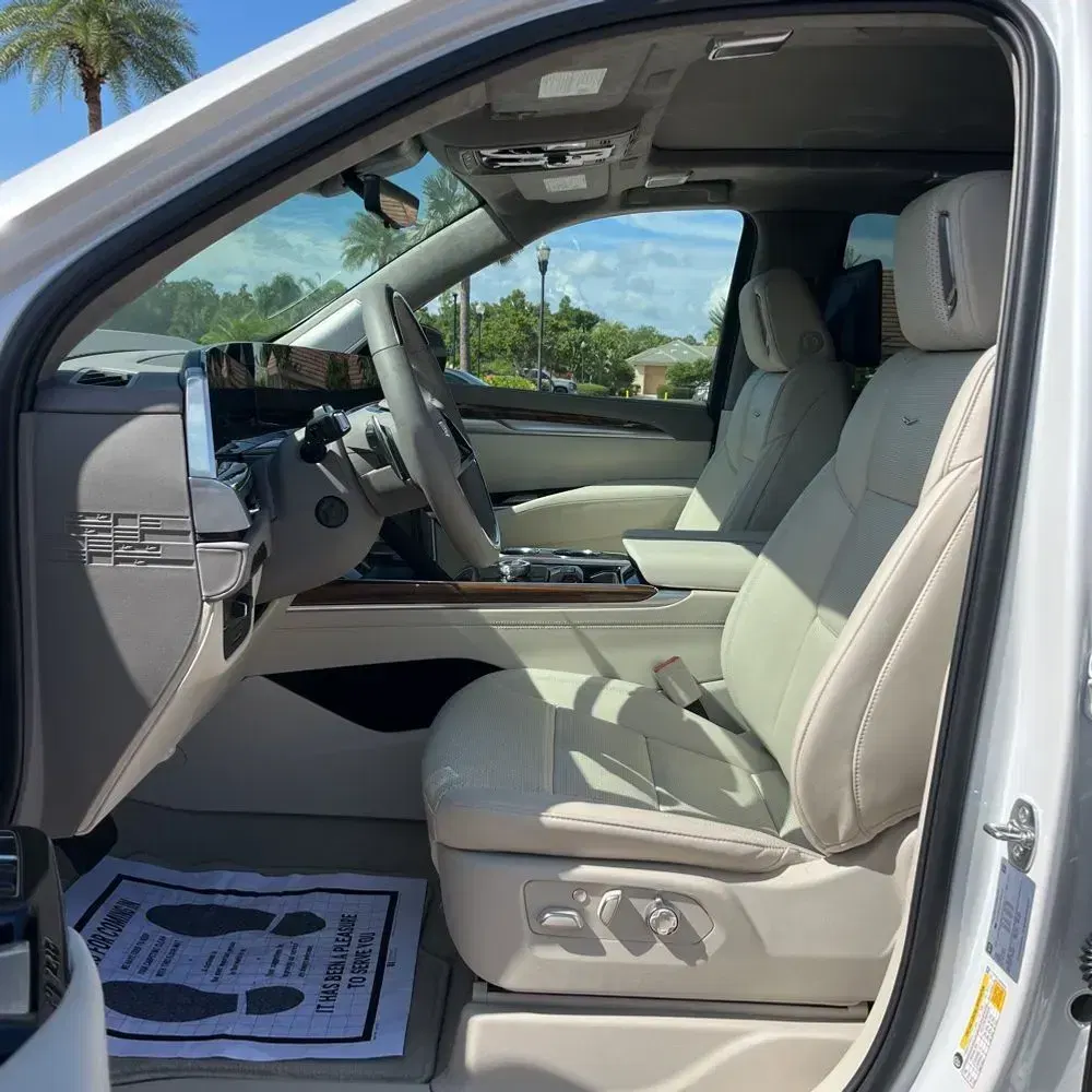 2025 Cadillac Escalade Sport Platinum