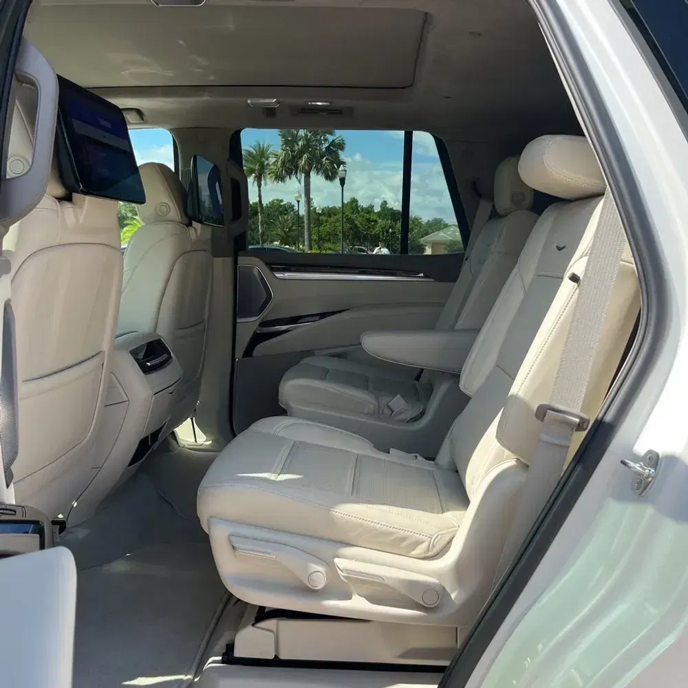 2025 Cadillac Escalade Sport Platinum