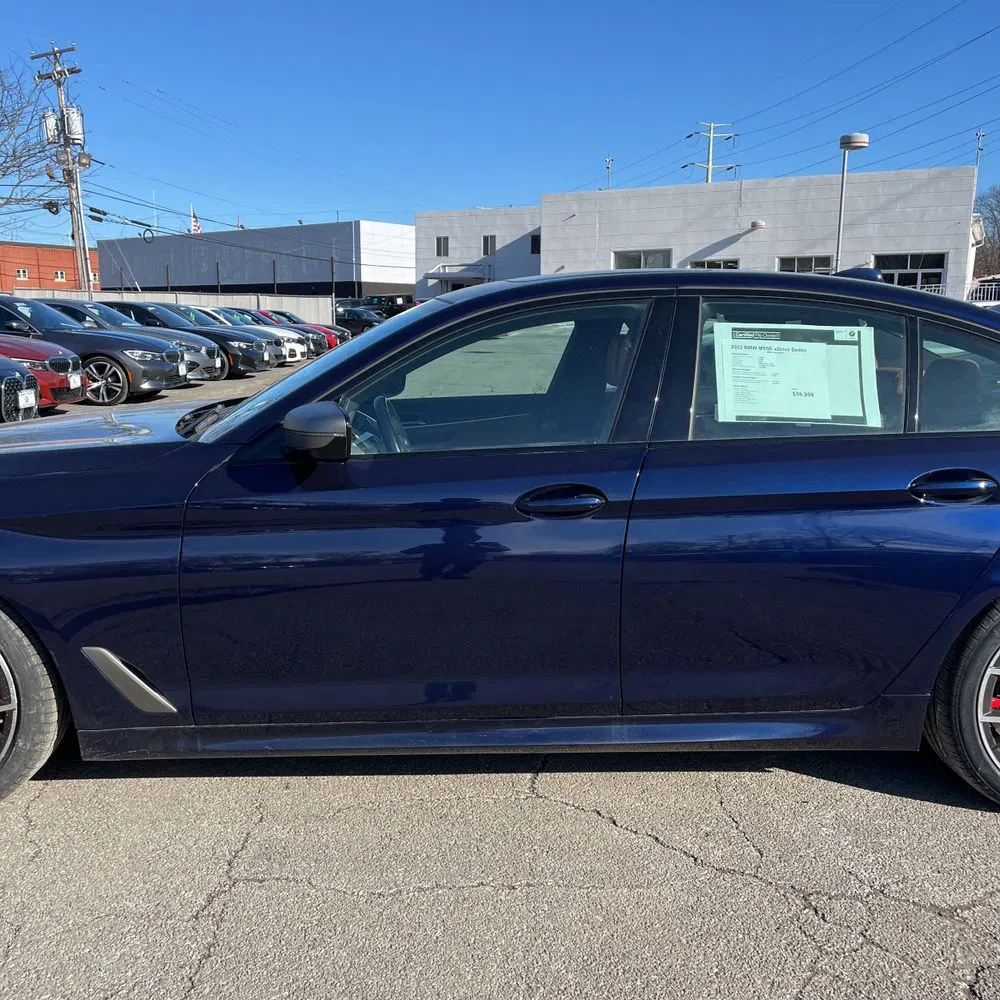 2022 BMW 5-Series M550xi