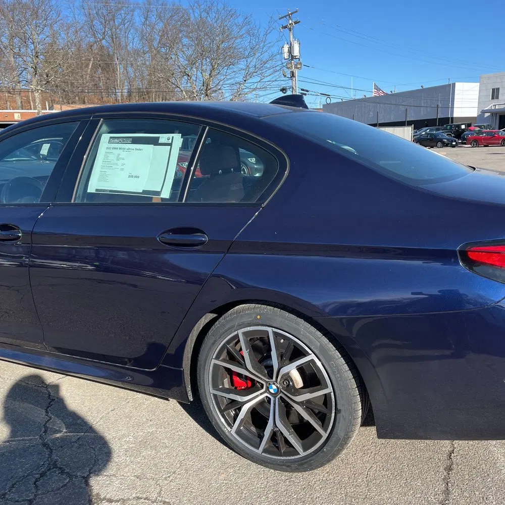 2022 BMW 5-Series M550xi