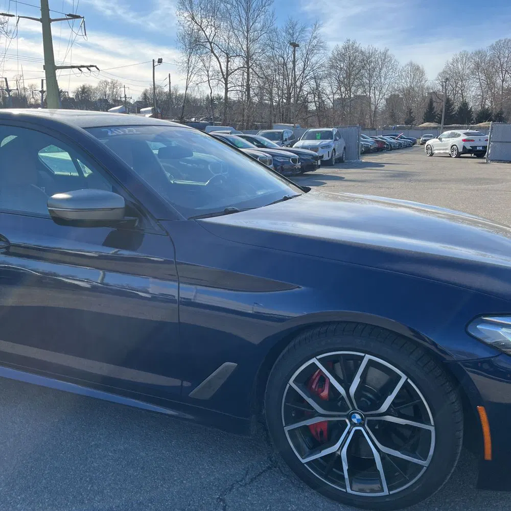 2022 BMW 5-Series M550xi