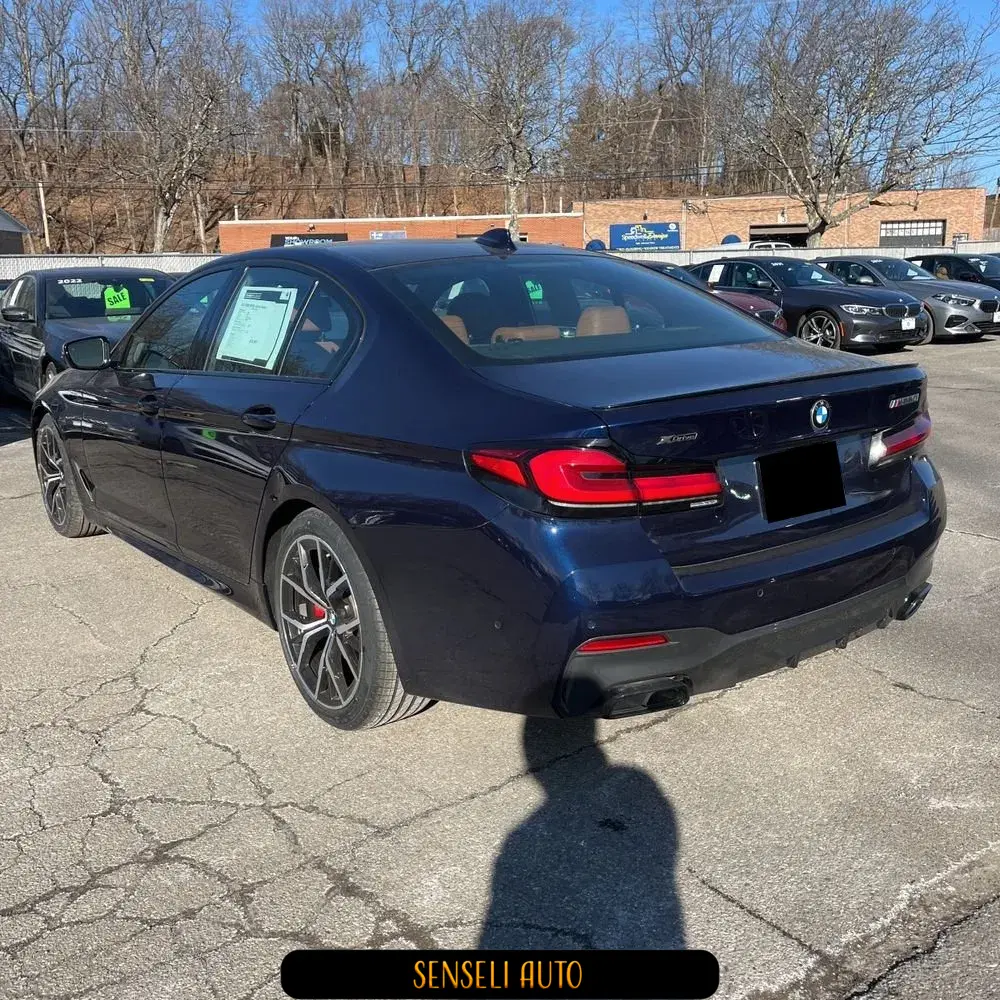 2022 BMW 5-Series M550xi