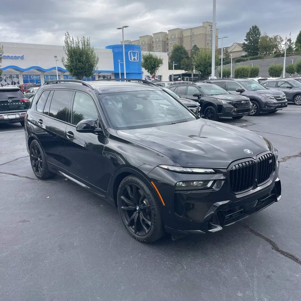 2025 BMW X7 M60i