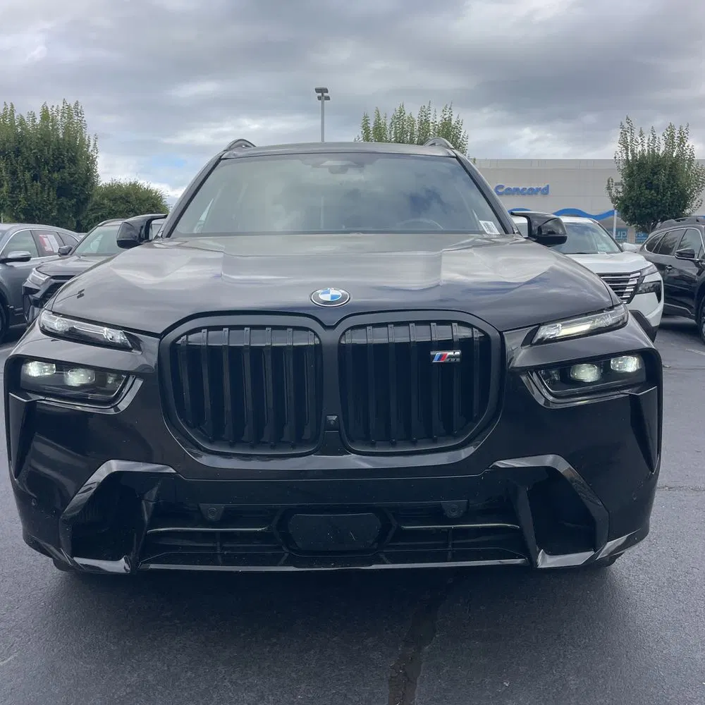 2025 BMW X7 M60i