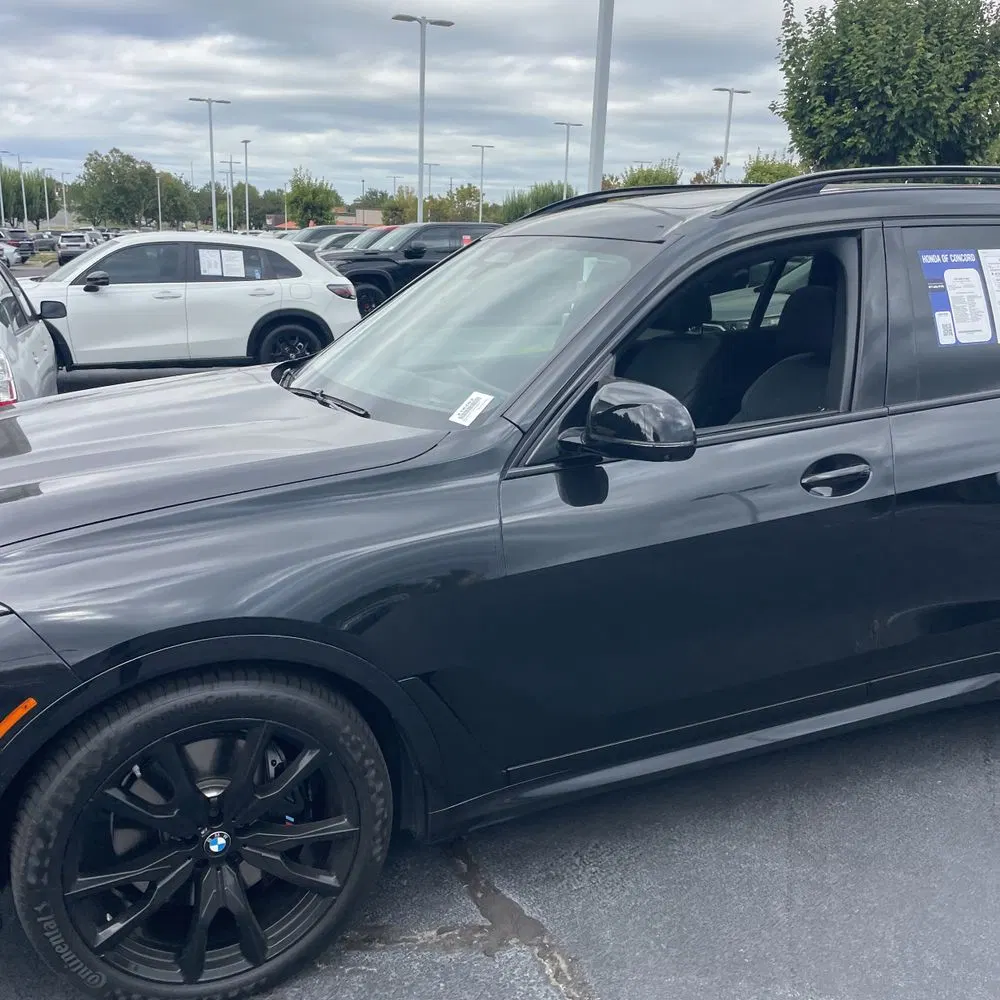 2025 BMW X7 M60i