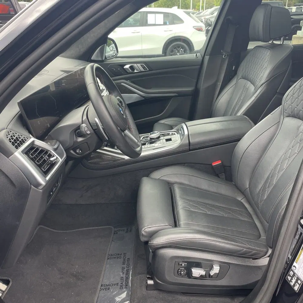 2025 BMW X7 M60i