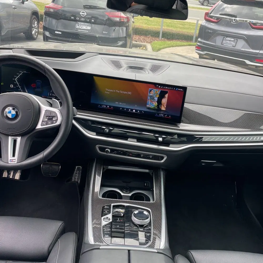 2025 BMW X7 M60i