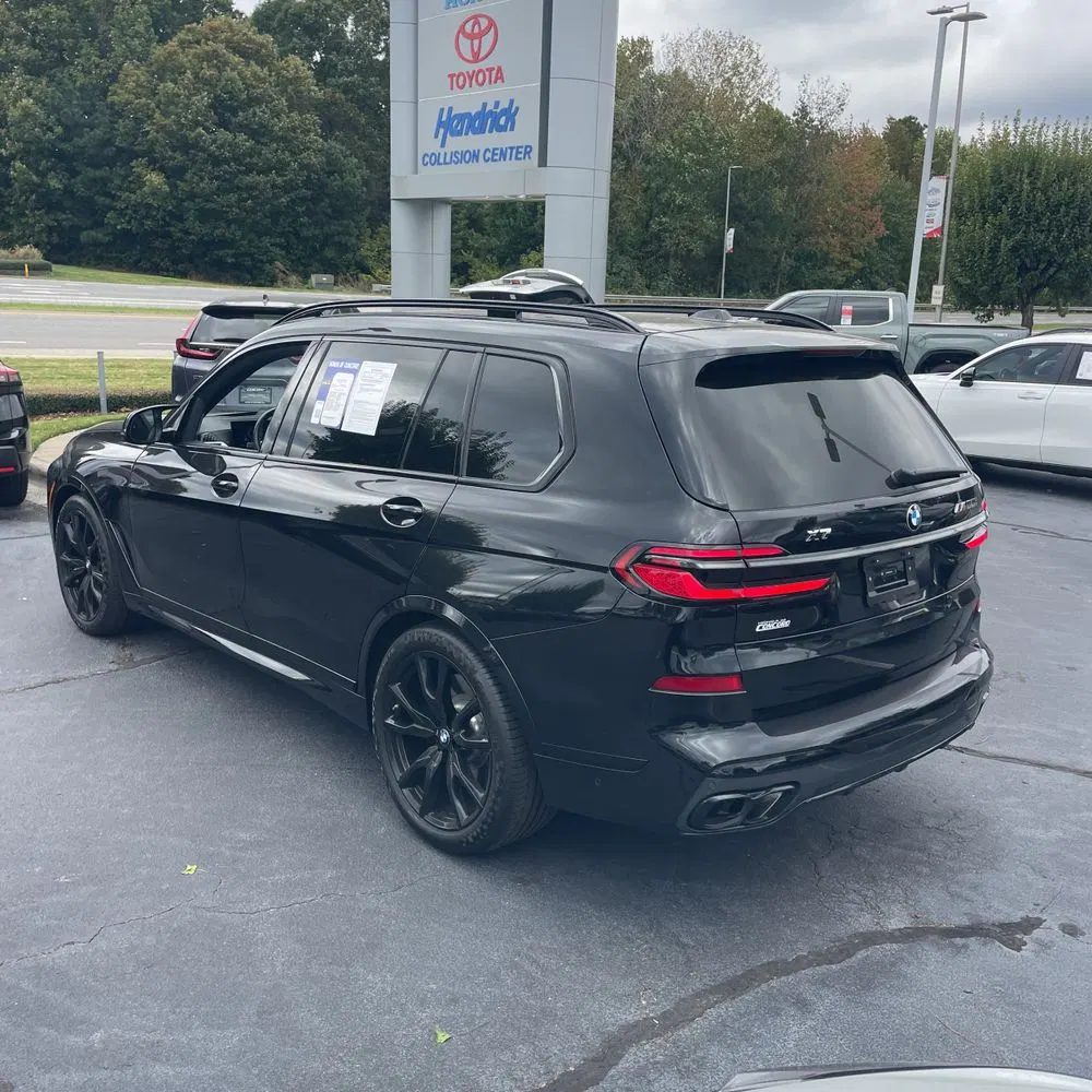 2025 BMW X7 M60i