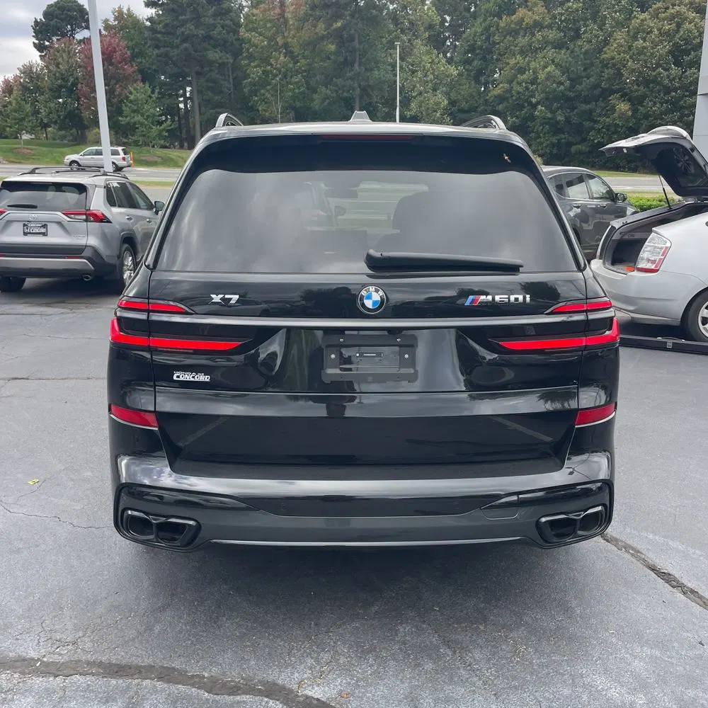 2025 BMW X7 M60i