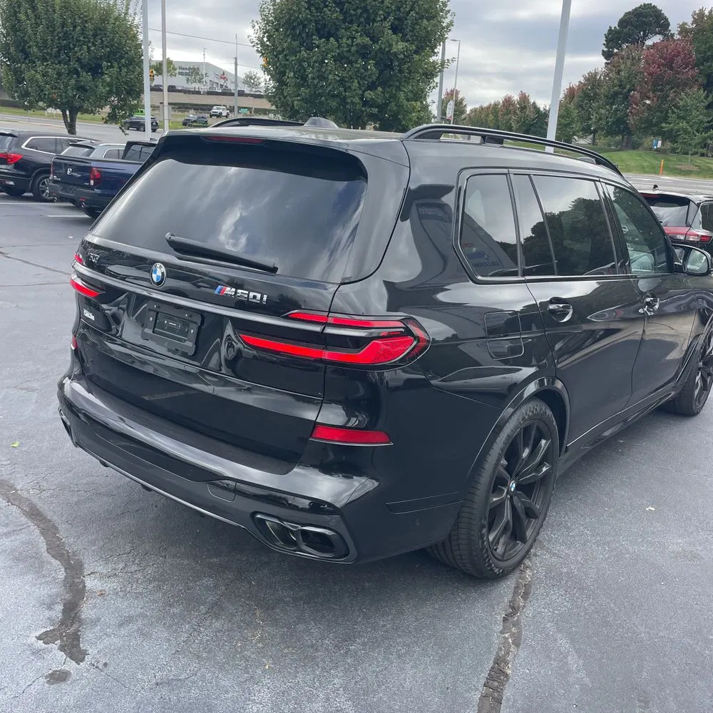 2025 BMW X7 M60i